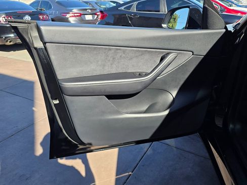 Used 2021 Tesla Model Y Long Range image 26