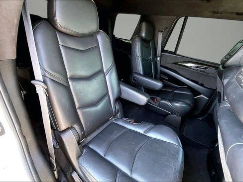 Certified 2019 Cadillac Escalade Platinum AWD/4WD image 23