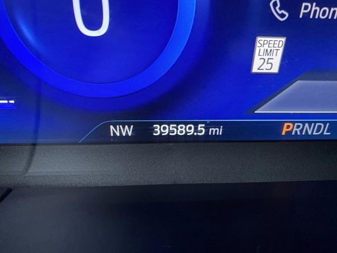 Used 2021 Ford Escape Titanium image 6