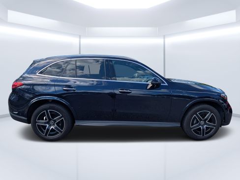 Used 2023 Mercedes-Benz GLC 300 4MATIC image 2