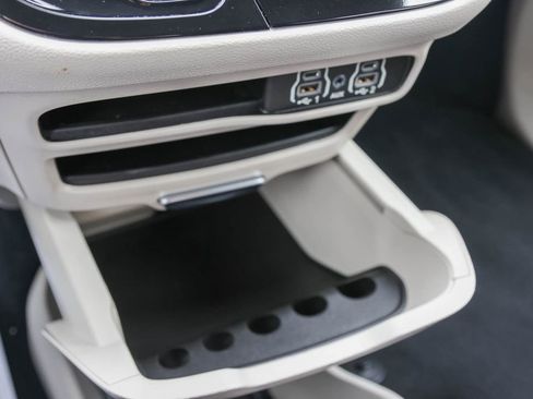 Used 2022 Chrysler Voyager LX image 22