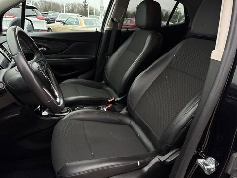 Used 2022 Buick Encore Preferred w/ Safety Package image 19