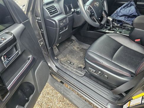 Used 2018 Toyota 4Runner TRD Off-Road Premium image 5