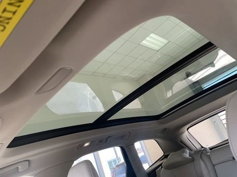 Certified 2023 Volvo XC60 B5 Plus w/ Climate Package image 13