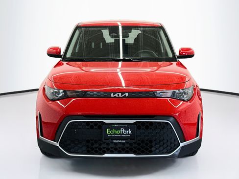Used 2025 Kia Soul LX w/ LX Technology Package FWD image 2