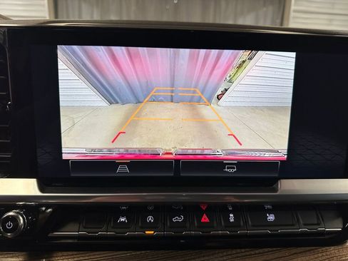 Used 2023 GMC Sierra 1500 Elevation image 12