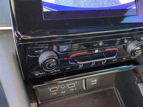 Used 2023 Jeep Grand Cherokee Altitude image 25