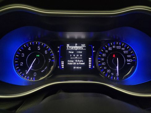 Used 2015 Chrysler 200 Limited w/ Convenience Group image 23