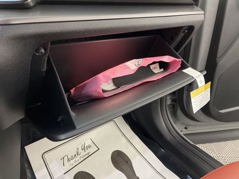 Used 2025 Kia Sportage SX image 38