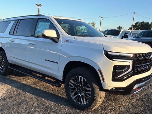 New 2026 Chevrolet Suburban Z71 w/ Comfort Package AWD/4WD image 7