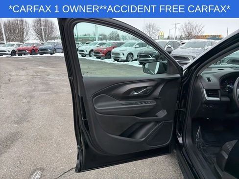 Used 2023 GMC Terrain SLE image 23