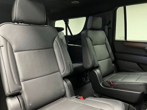 Used 2025 GMC Yukon XL Denali AWD/4WD image 52