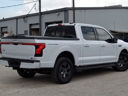 Used 2025 Ford F150 Lightning Lariat AWD/4WD image 6