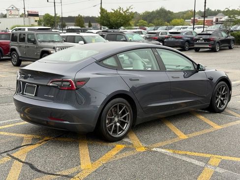 Used 2022 Tesla Model 3 Long Range AWD/4WD image 6