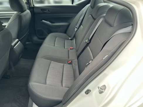 Used 2023 Nissan Altima 2.5 SV AWD/4WD image 23