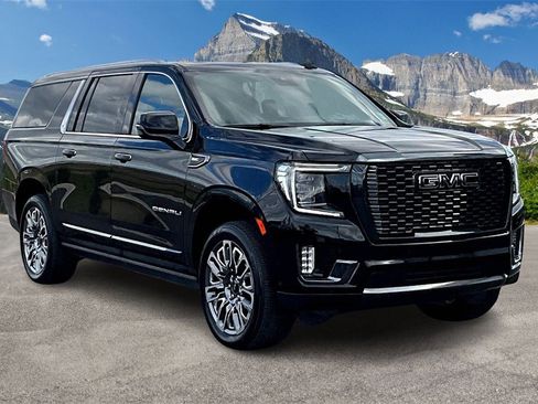 Used 2023 GMC Yukon XL Denali Ultimate image 12