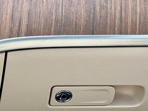 Certified 2023 Mercedes-Benz C 300 4MATIC Sedan image 18