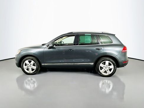 Used 2013 Volkswagen Touareg TDI image 5
