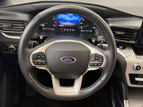 Certified 2020 Ford Explorer XLT w/ Equipment Group 202A AWD/4WD image 11