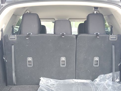 Used 2024 Nissan Pathfinder S image 13