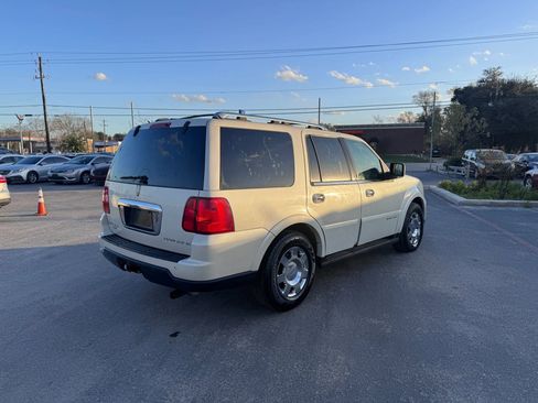 Used 2005 Lincoln Navigator 2WD image 5