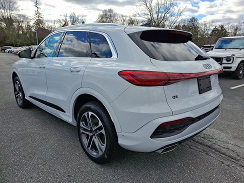 Certified 2025 Audi Q5 Premium w/ Convenience Package image 4