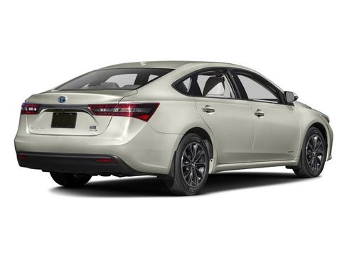Used 2016 Toyota Avalon XLE Premium FWD image 2