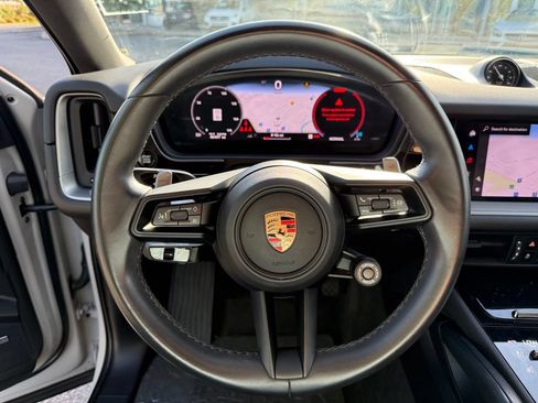Used 2024 Porsche Cayenne Coupe AWD/4WD image 12