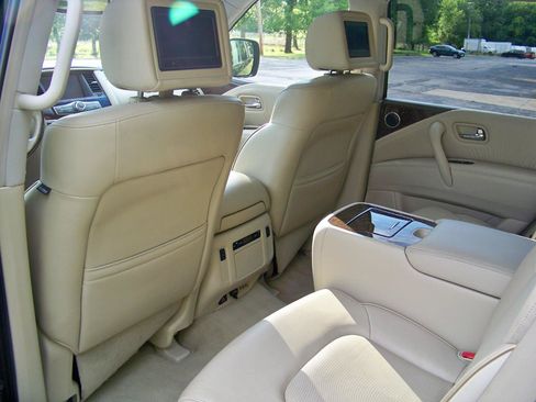 Used 2015 INFINITI QX80 4WD w/ 22" Wheel Package image 39