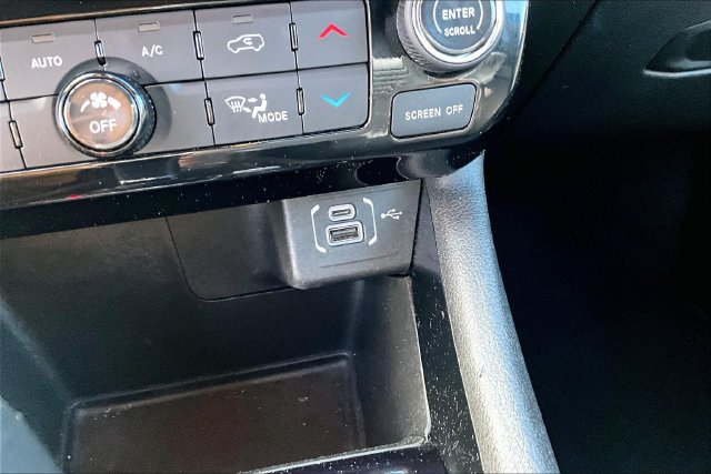 Used 2025 Jeep Compass Limited AWD/4WD image 33