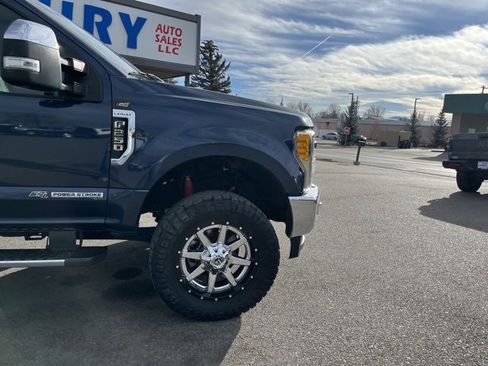 Used 2017 Ford F250 Lariat w/ Chrome Package image 22