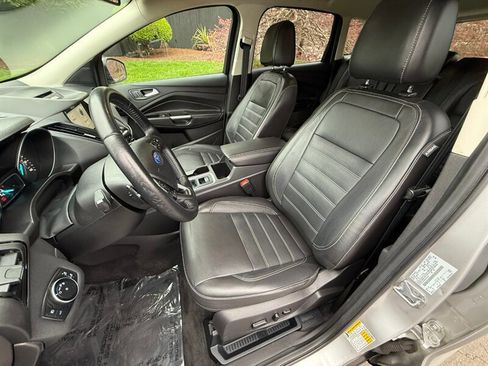 Used 2017 Ford Escape Titanium image 11