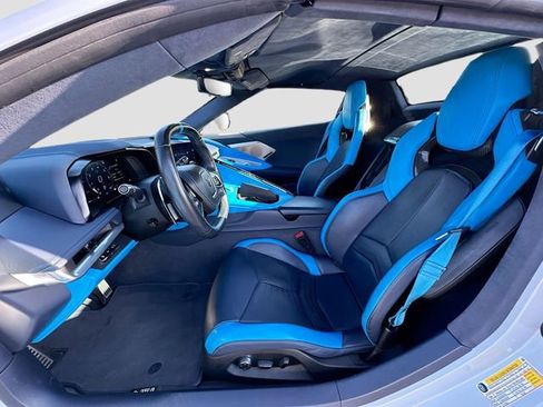 Used 2021 Chevrolet Corvette Stingray Premium Conv w/ Z51 Performance Package image 22