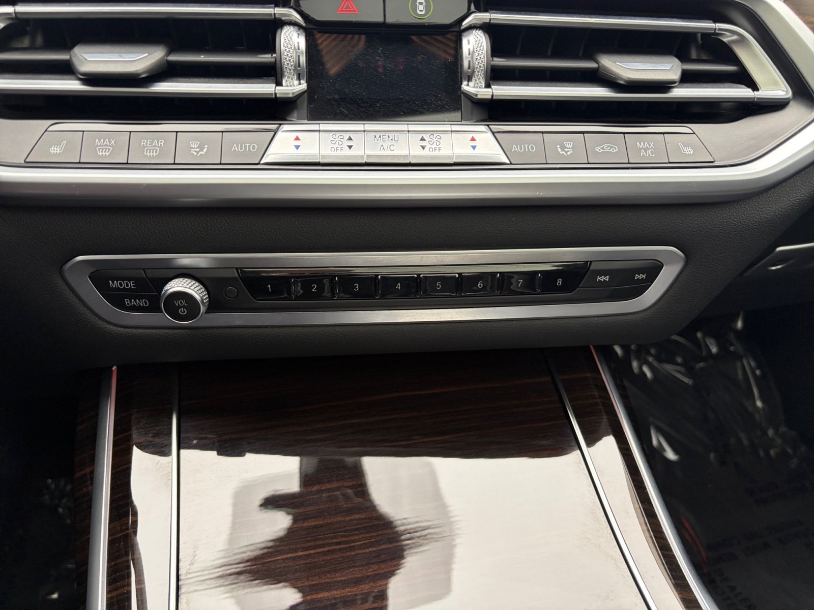 Used 2019 BMW X7 xDrive40i w/ Premium Package AWD/4WD image 11