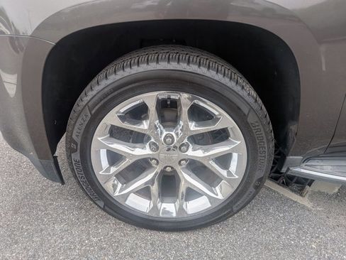 Used 2020 GMC Yukon XL SLT w/ Premium Edition image 27