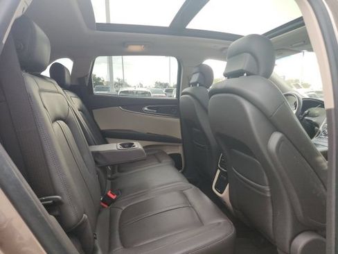 Used 2020 Lincoln Nautilus Reserve w/ Equipment Group 201A FWD image 18