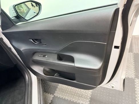 Certified 2024 Hyundai Kona SE AWD/4WD image 39