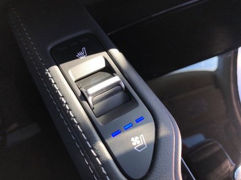 Used 2024 Kia Telluride EX w/ EX Captain's Chair Package FWD image 32