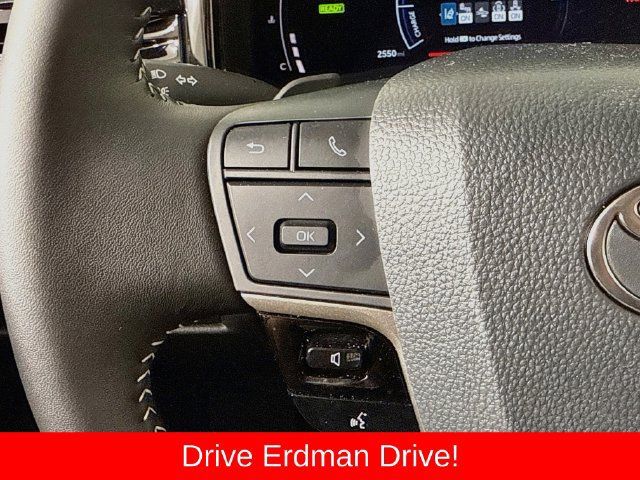 Used 2026 Toyota Camry SE FWD image 13