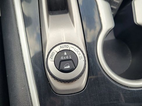 Used 2018 Nissan Pathfinder S image 21