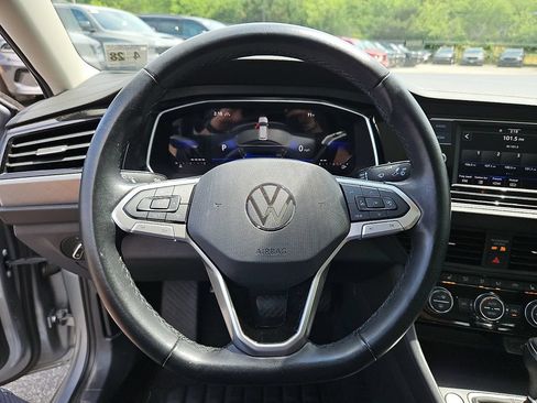Used 2023 Volkswagen Jetta SE FWD image 21