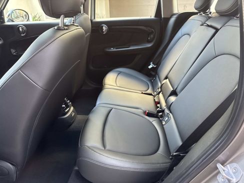 Used 2019 MINI Cooper Countryman w/ Premium Package image 12