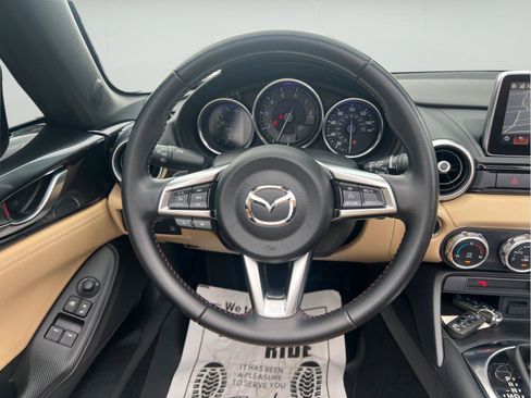 Used 2016 MAZDA MX-5 Miata Grand Touring RWD image 13
