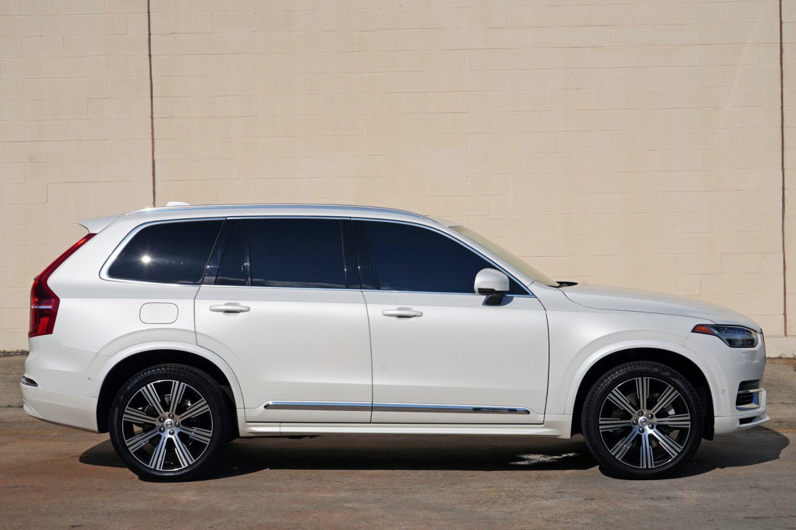 Used 2024 Volvo XC90 T8 Plus w/ Protection Package Premier AWD/4WD image 56