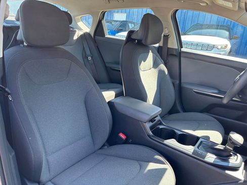 Used 2025 Kia K4 FWD image 34