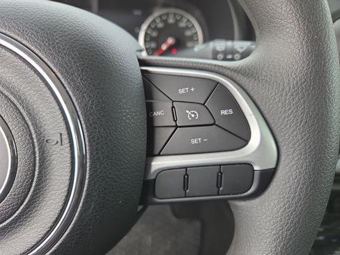 Certified 2023 Jeep Renegade Latitude AWD/4WD image 29
