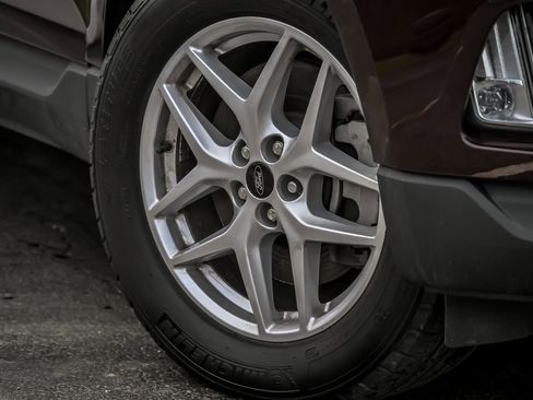 Certified 2024 Ford Edge SEL w/ Convenience Package image 3