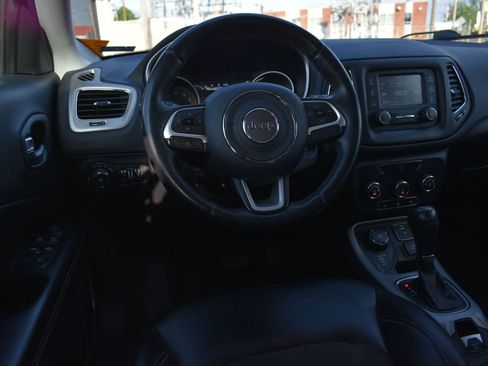 Used 2018 Jeep Compass Latitude w/ Cold Weather Group AWD/4WD image 15