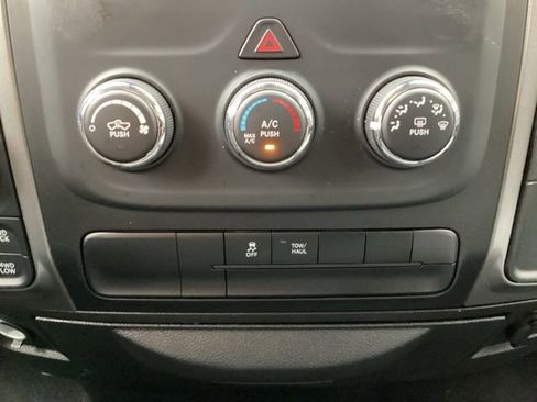 Used 2024 RAM 1500 Classic SLT AWD/4WD image 17