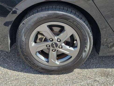 Used 2022 Kia K5 LXS image 5